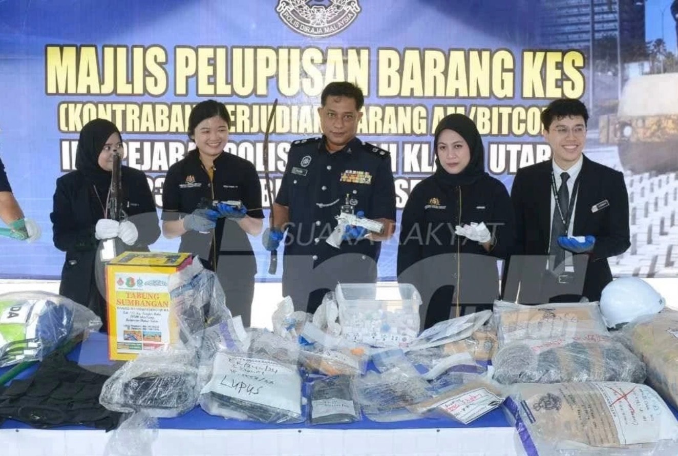 மாதிரி துப்பாக்கிகள் உட்பட 1.6 மில்லியன் ரிங்கிட் பெறுமானமுள்ள பொருட்கள் அழிக்கப்பட்டன