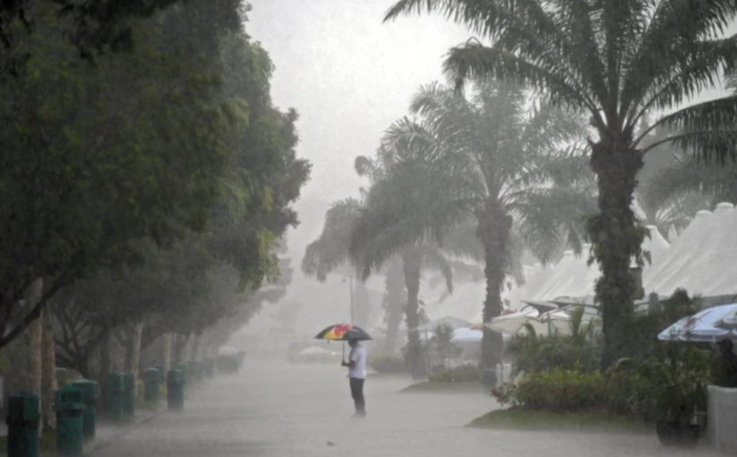 வானிலை எச்சரிக்கை: ஜோகூர், சரவாக்கில் தொடர் கனமழை!