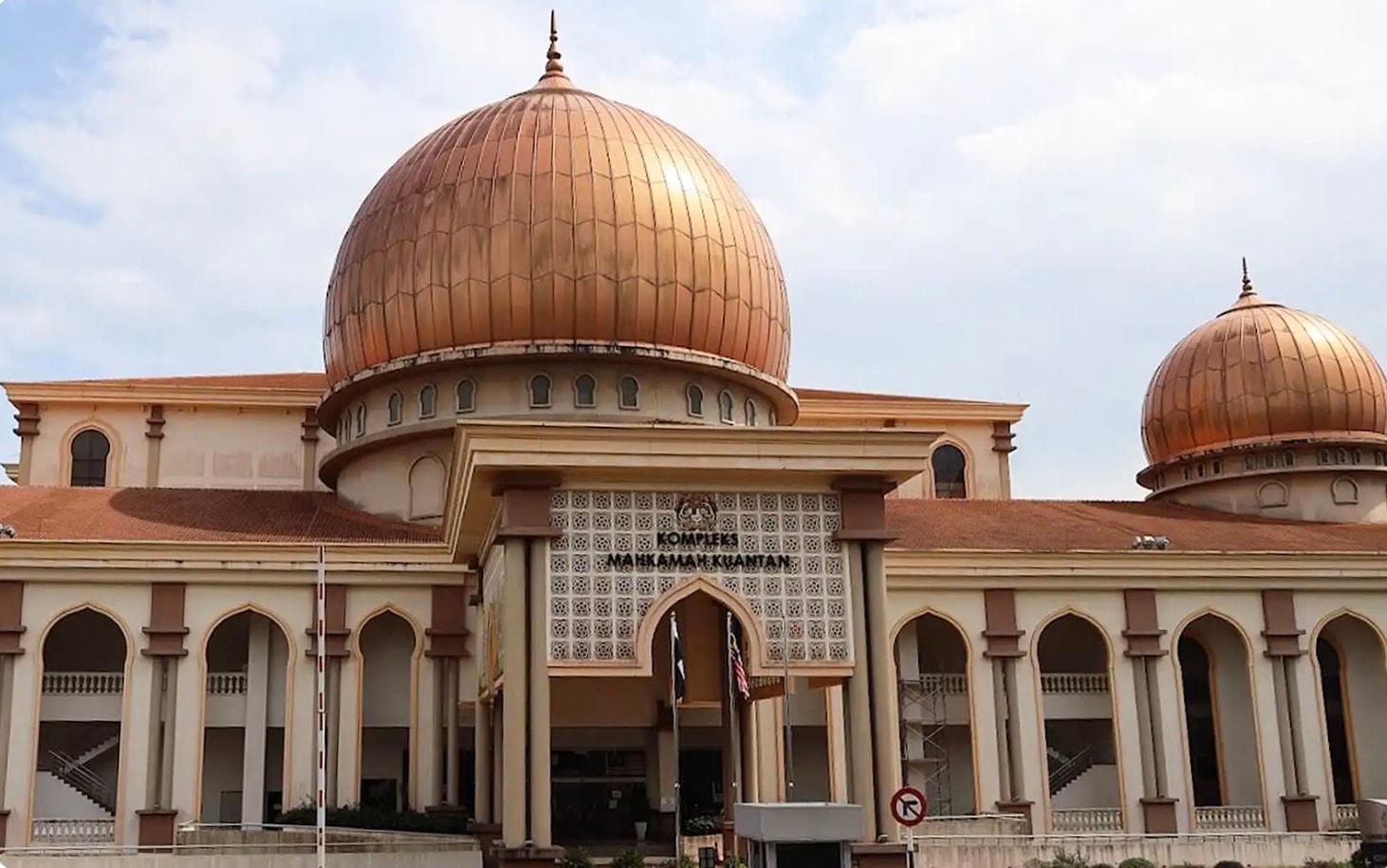 இரண்டு பெண்களுக்கு தலா 6 மாதச் சிறை