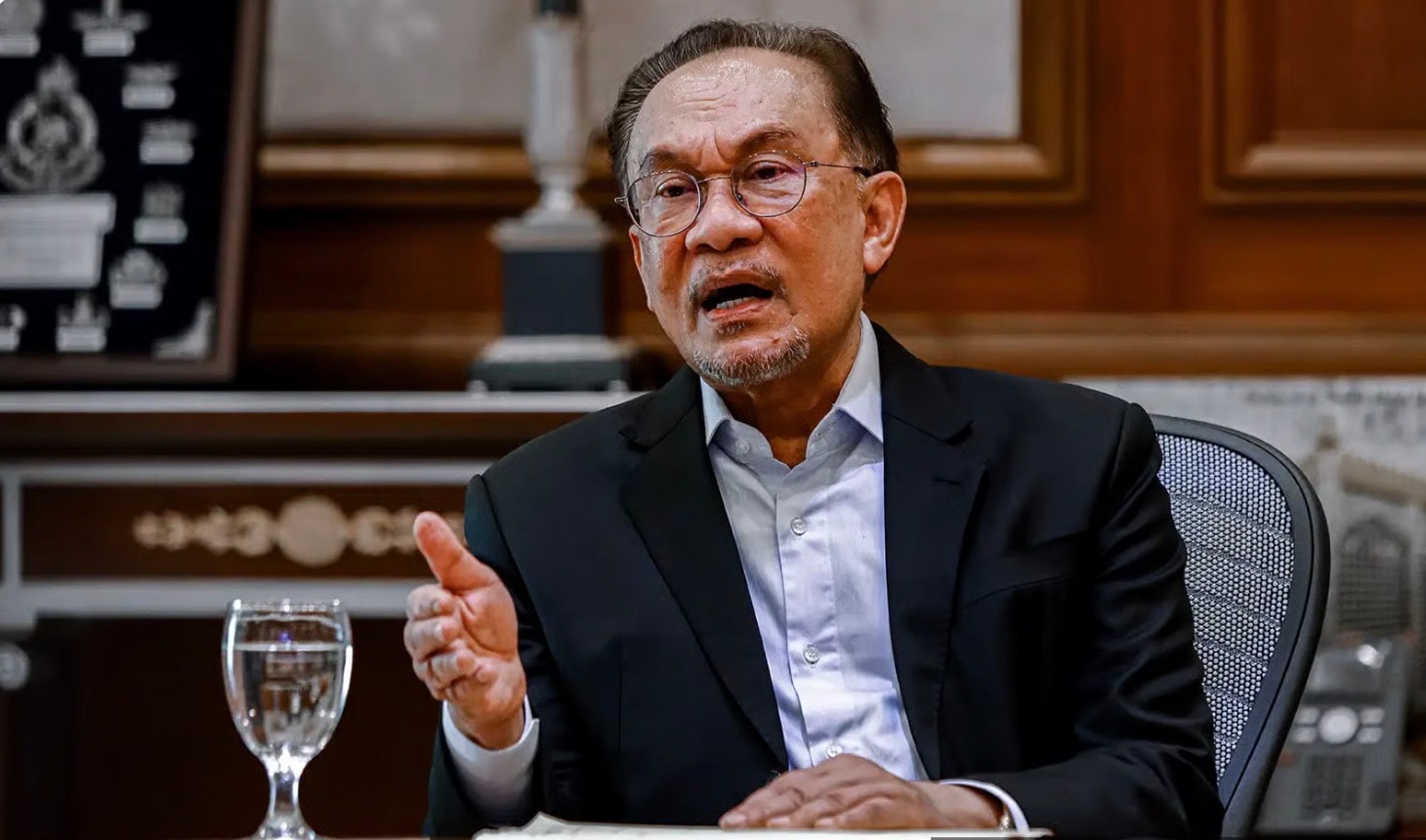 "நஜிப் வழக்கில் நீதிமன்றம் வழங்கிய தீர்ப்பை மதித்து, அமைதி காக்கவும்" - அன்வார் வலியுறுத்து