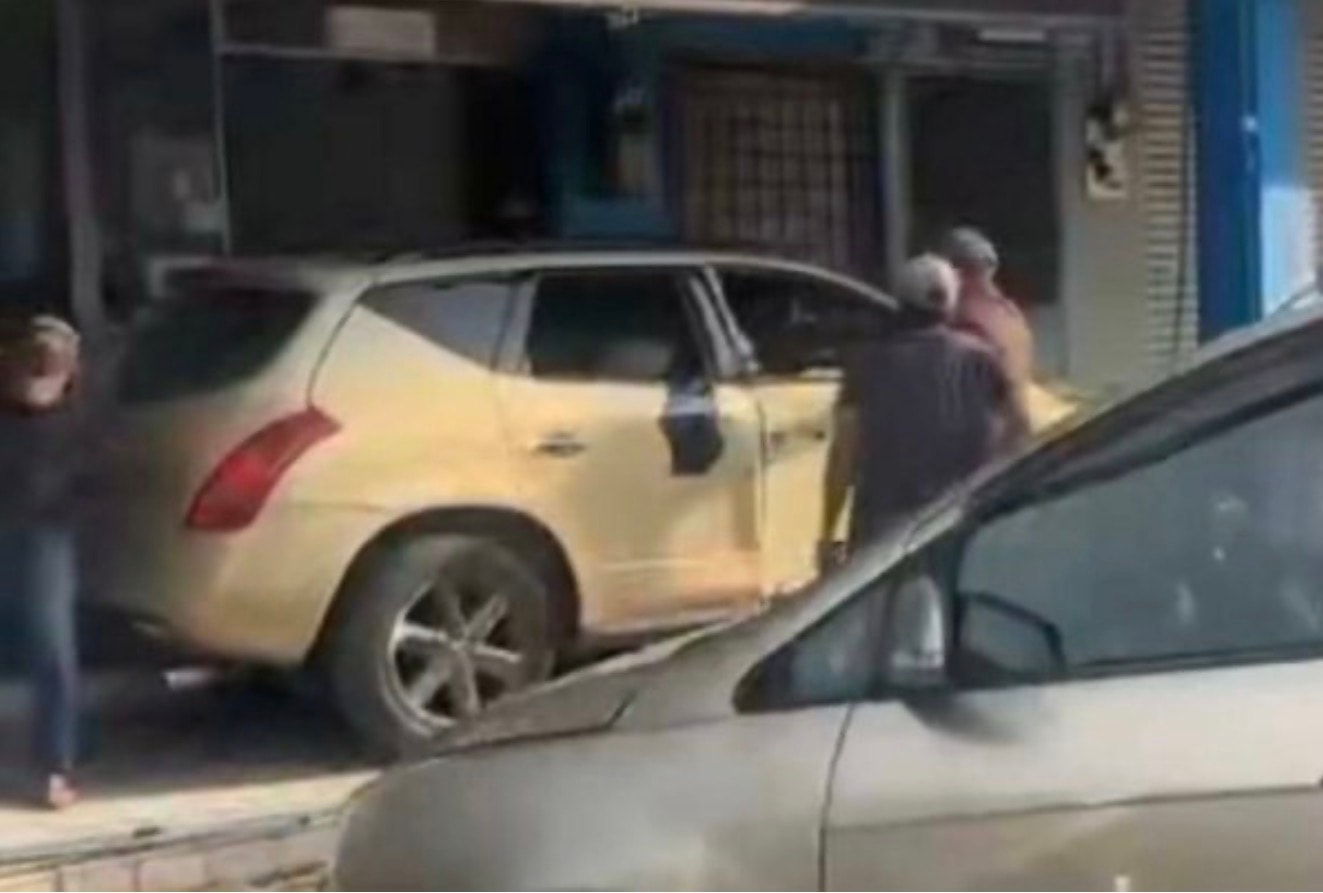 சபா பெர்ணத்தில் கைகலப்பு: நான்கு ஆடவர்கள் கைது