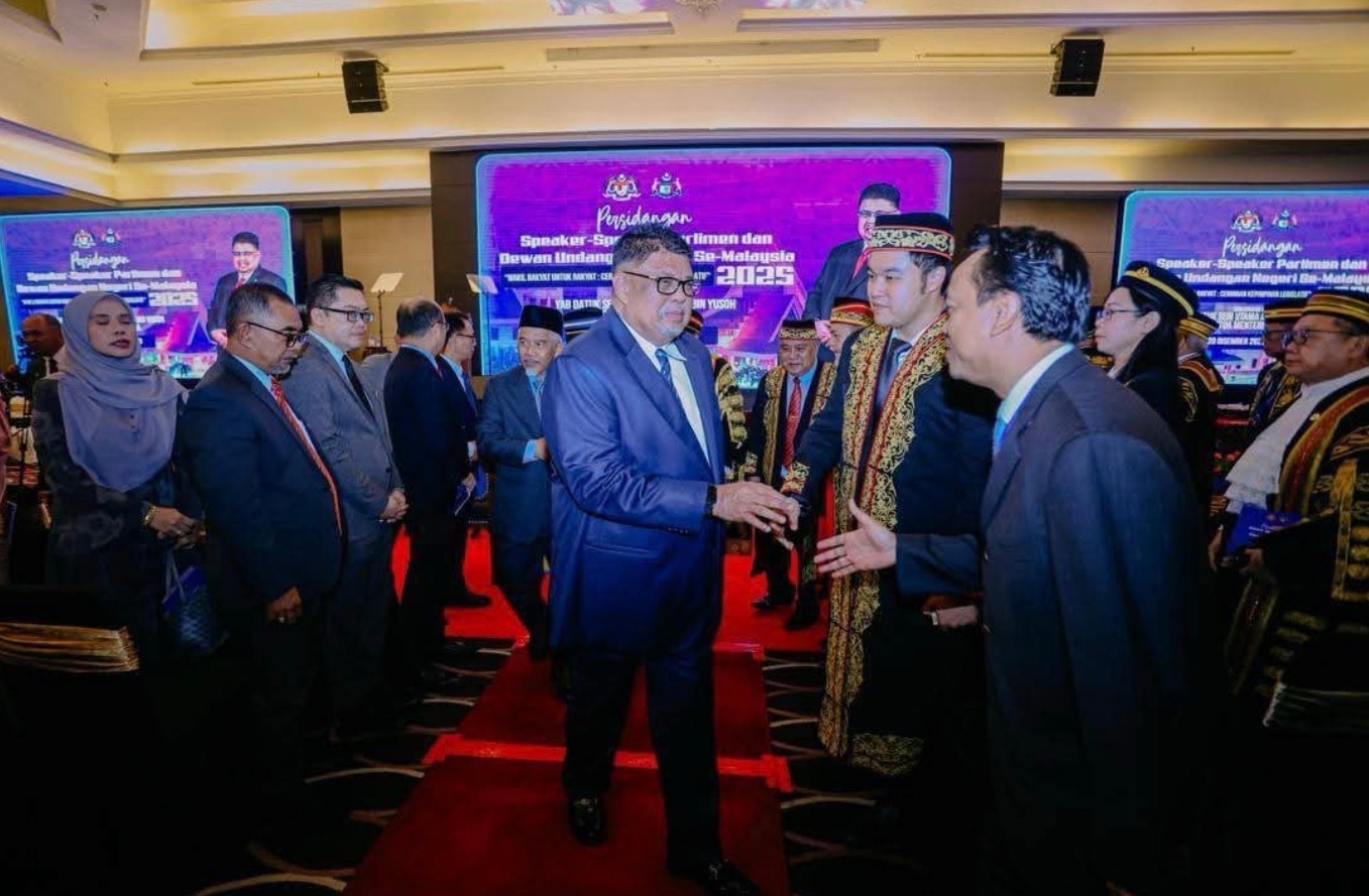 கிறிஸ்துமஸ் அலங்கார விவகாரத்தைப் பெரிதுப்படுத்த வேண்டியதில்லை