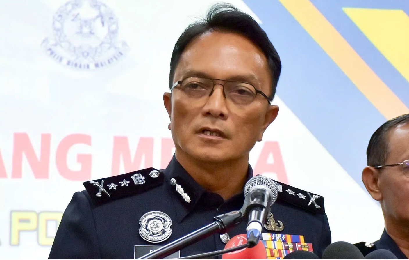 மலாக்கா, டுரியான் துங்கால் துப்பாக்கிச் சூட்டுச் சம்பவம்:  முழுப் பொறுப்பேற்கிறேன் - மலாக்கா மாநில போலீஸ் தலைவர் ஸுல்கைரி முக்தார் பகிரங்க அறிவிப்பு