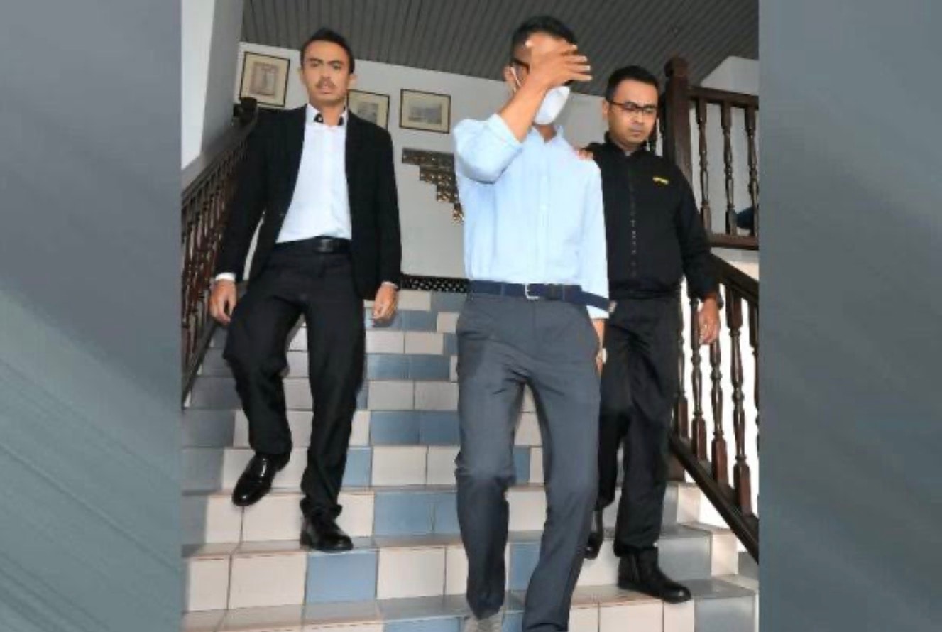 ஜேபிஜே அதிகாரிக்கு 12 ஆண்டு சிறை விதிப்பு