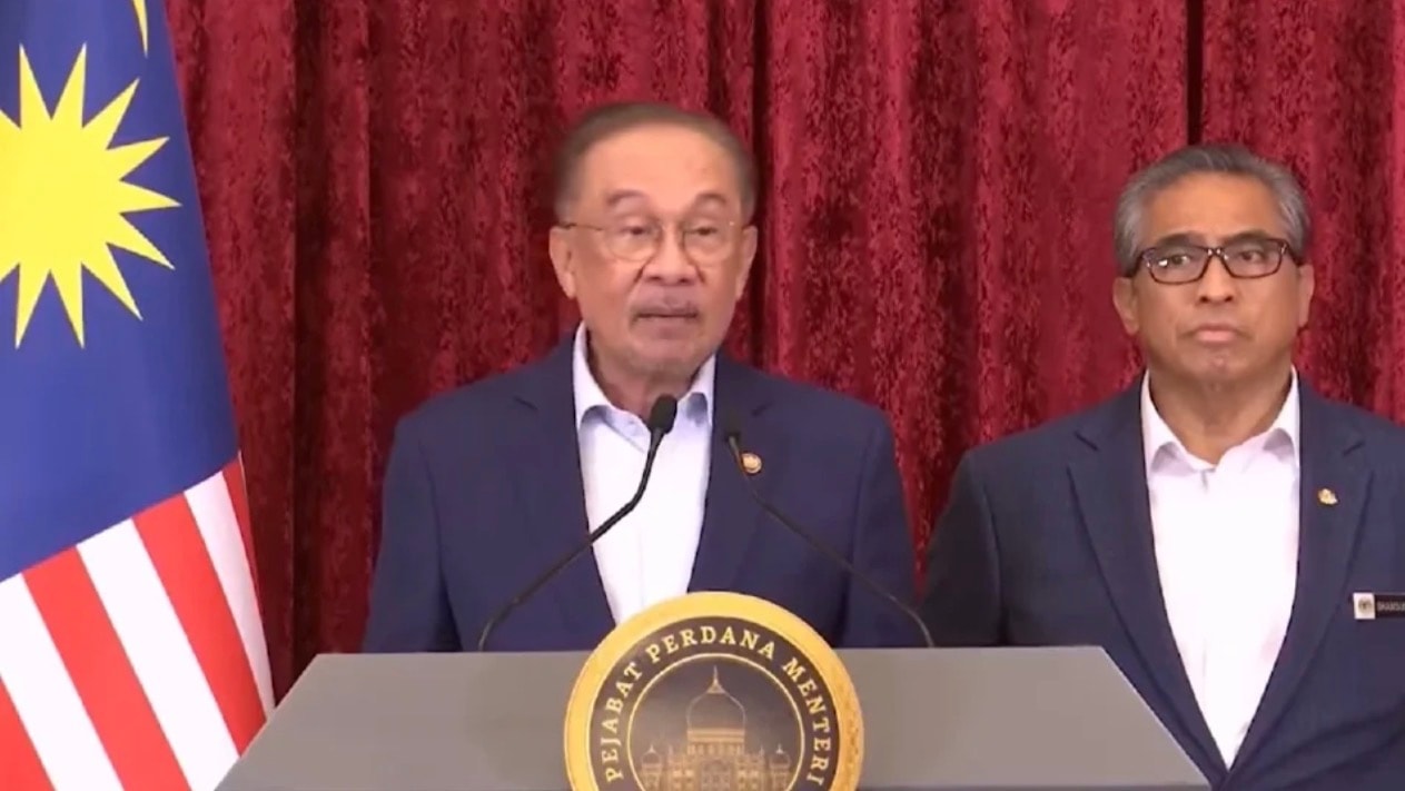 அமைச்சரவையில் அதிரடி மாற்றம்