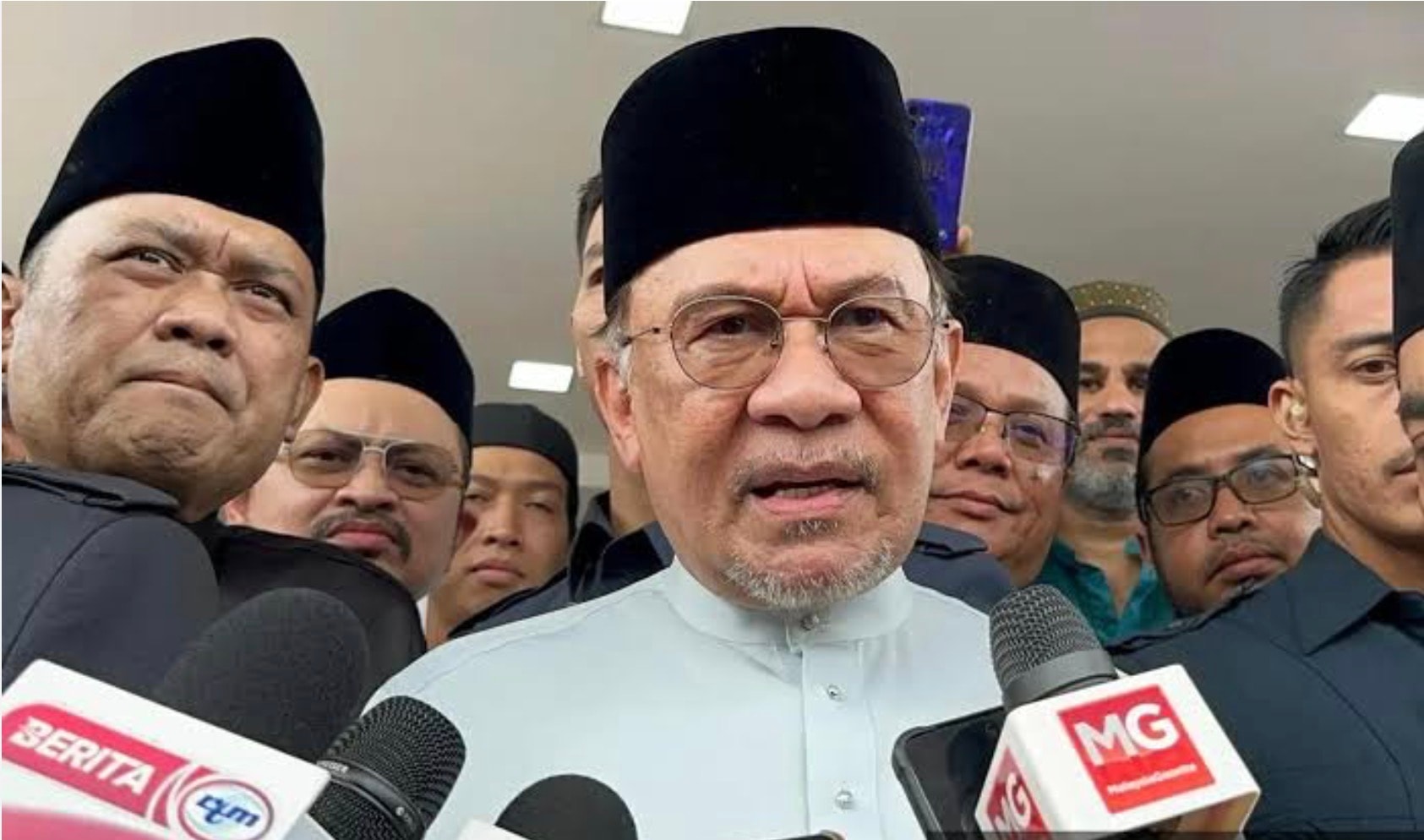 அமைச்சரவை மாற்றத்திற்கான பெயர்ப் பட்டியல்: கட்சித் தலைவர்களுடன் விவாதிக்கிறார் பிரதமர்