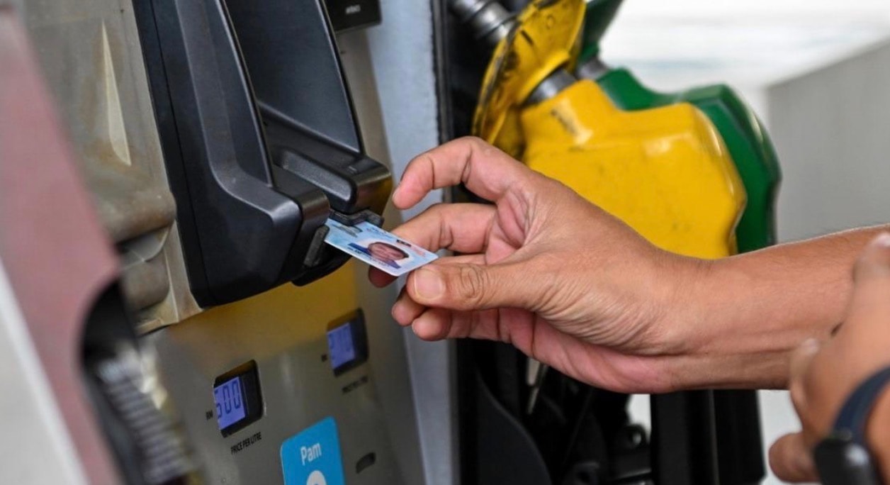 ஒரே திட்டத்தால் 800 மில்லியன் ரிங்கிட் சேமிப்பு! வெளிநாட்டினருக்கு ‘செக்’ வைத்த பிரதமர் அன்வாரின் பூடி95 திட்டம்!