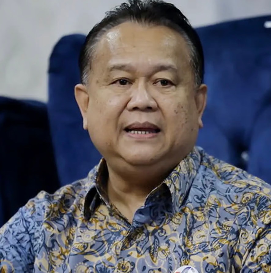 தொழில்முனைவோர், கூட்டுறவு மேம்பாட்டுத்துறை அமைச்சின் பணிகளை அலெக்ஸண்டர் நந்தா லிங்கி கவனிப்பார்