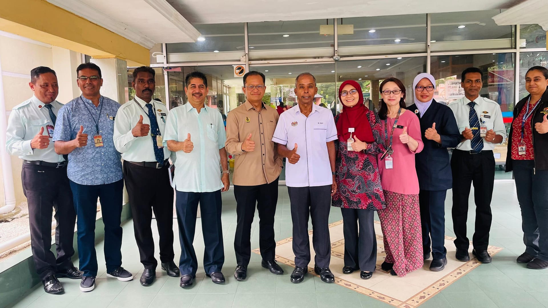 ஈப்போ ராஜா பெர்மைசூரி பைனுன் மருத்துவமனையில் நோயாளிகள் எதிர்நோக்கும் இட நெருக்கடி: குலசேகரன் வெ. 50, ஆயிரம் ரிங்கிட் மானியம் வழங்கினார்