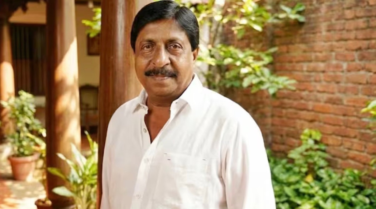 மலையாள சினிமா நடிகர் ஸ்ரீனிவாசன் காலமானார்