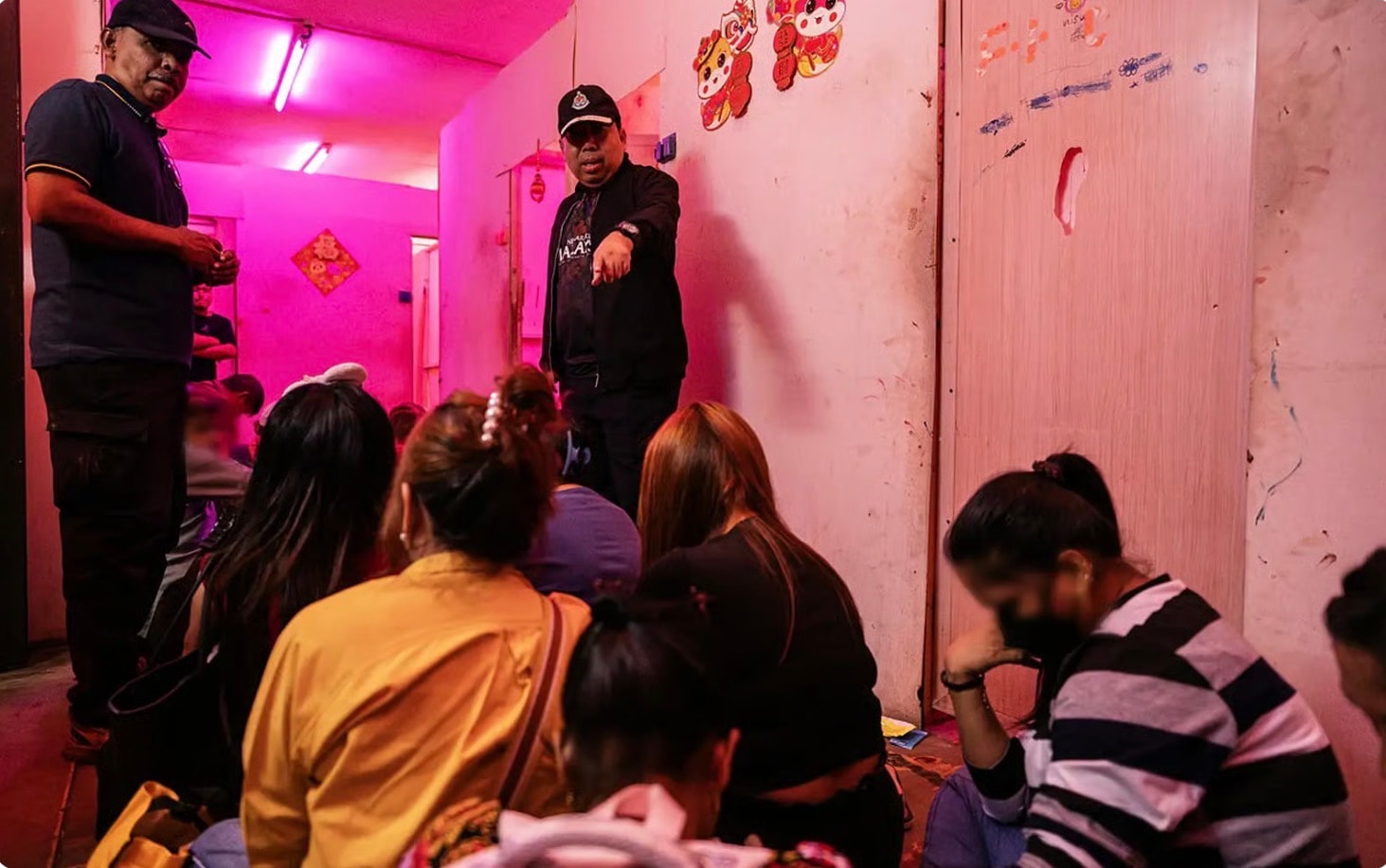 24 மணி நேர பாலியல் தொழில் மையம்: 112 வெளிநாட்டுப் பெண்கள் உட்பட 139 பேர் கைது!