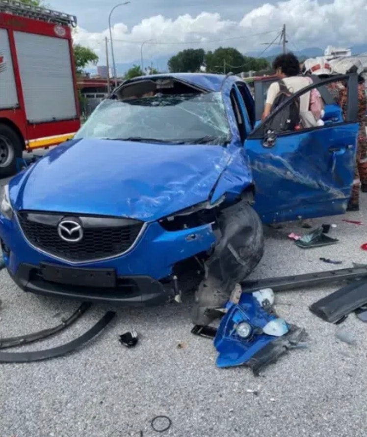 ஈப்போவில் சாலை விபத்து: இரு பிள்ளைகள் உட்பட அறுவர் காயம்