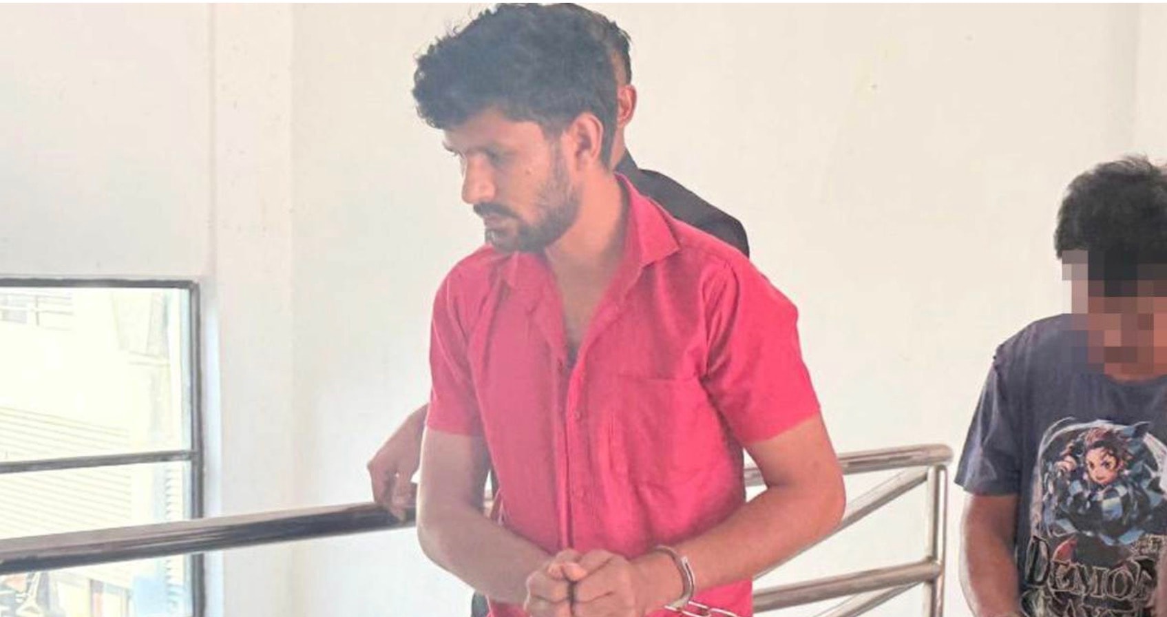 துப்பாக்கி வைத்திருந்ததாக இந்தியப் பிரஜை மீது குற்றச்சாட்டு