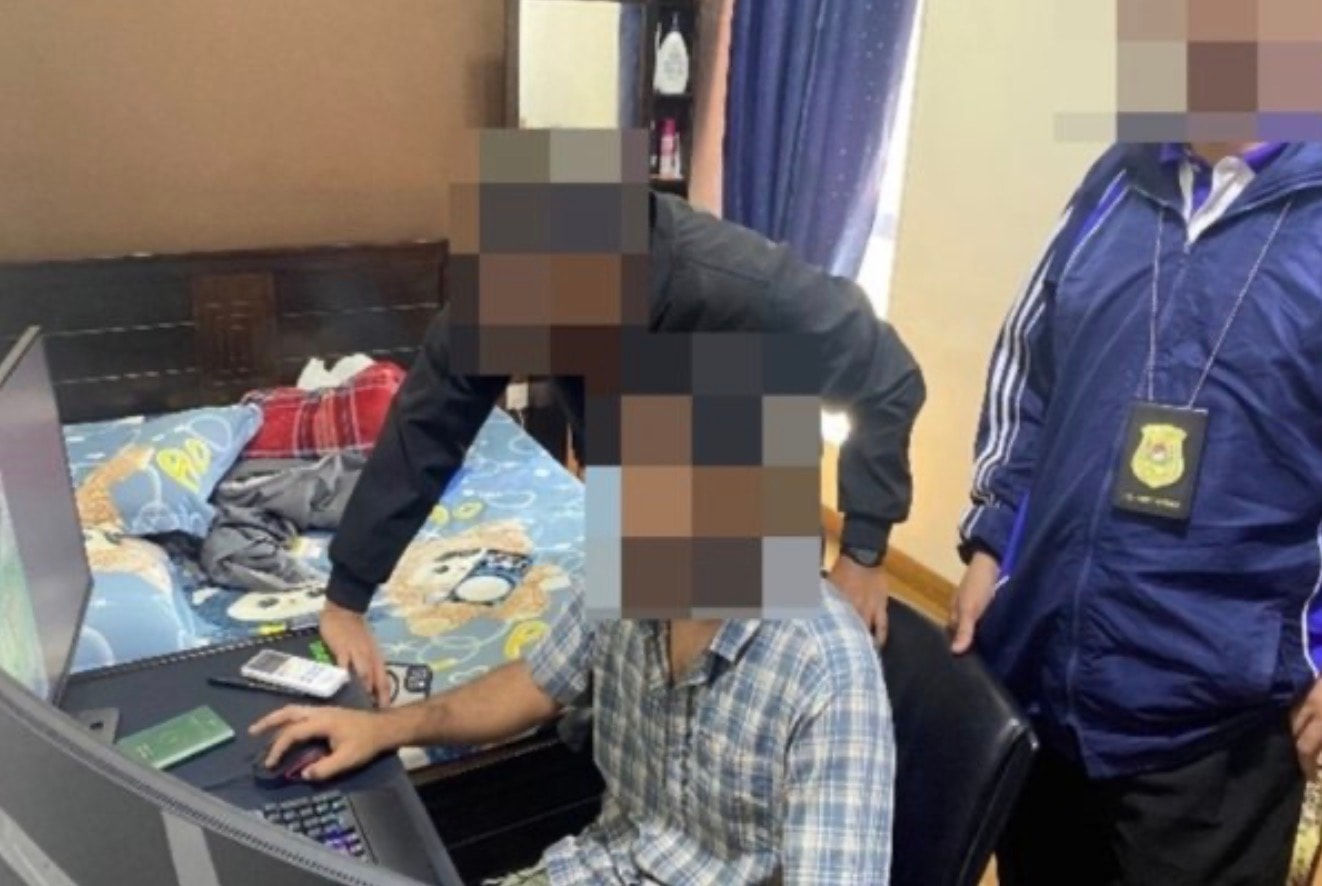 போலி ஆவணங்களைத் தயாரிக்கும் கும்பல் பிடிபட்டது