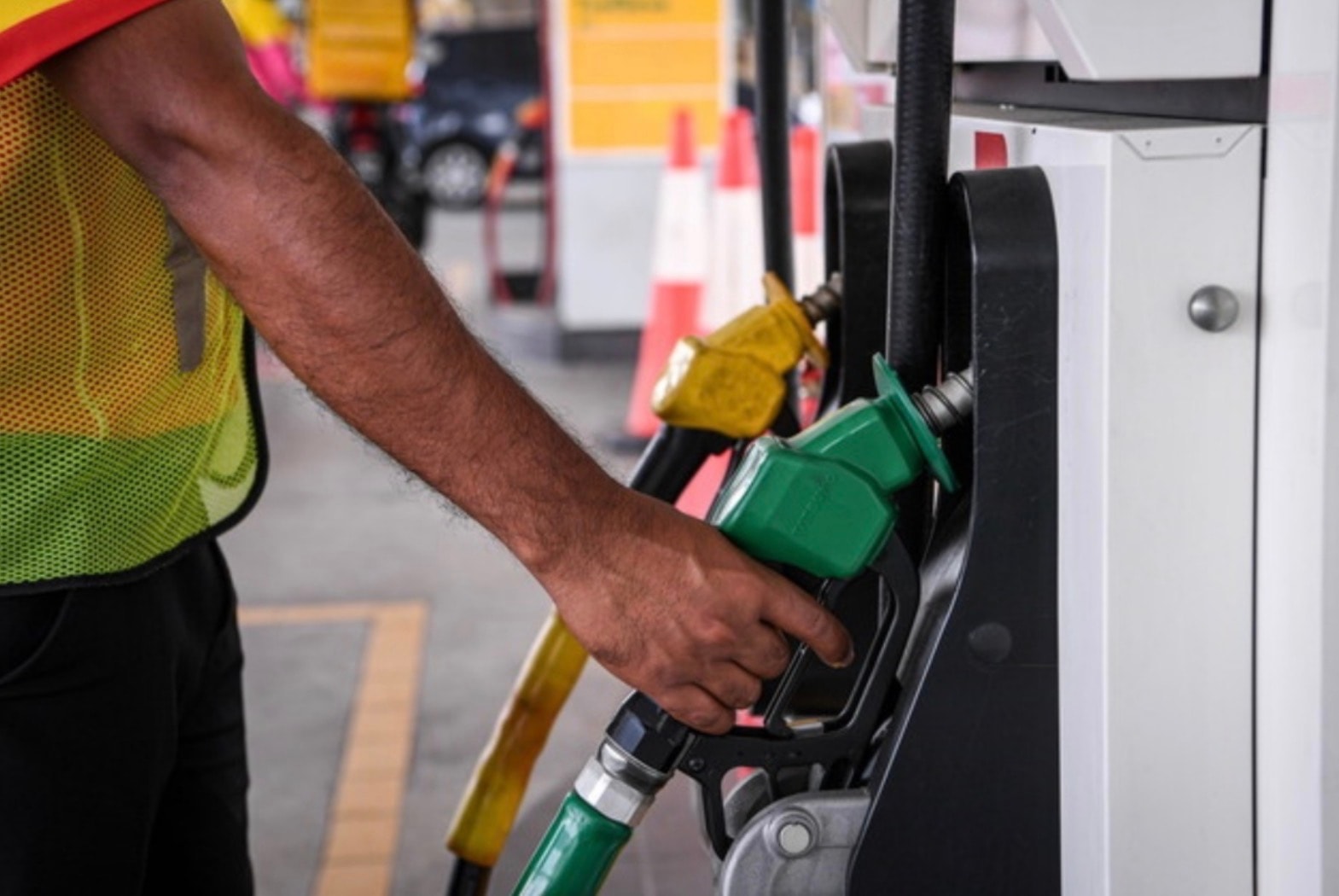 எரிபொருள் விலை மேலும் குறைந்துள்ளது