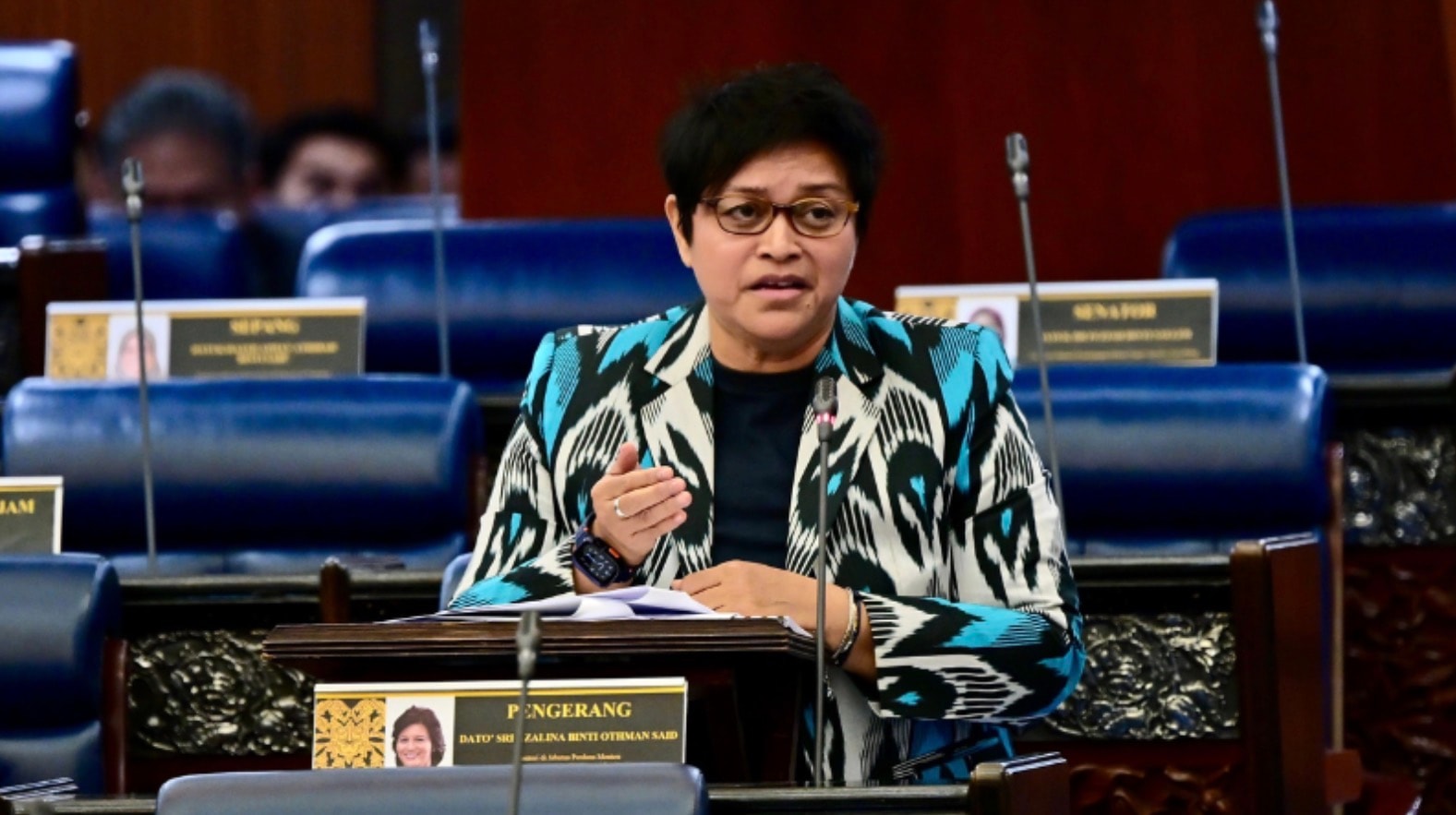 விமர்சனங்களுக்கு மத்தியில் அஸாம் பாக்கியின் பதவிக் காலம் நீட்டிக்கப்படுமா என்பது அவரது செயல்திறனைப் பொறுத்தது: நாடாளுமன்றத்தில் அமைச்சர் அஸாலினா ஒத்மான் தகவல்