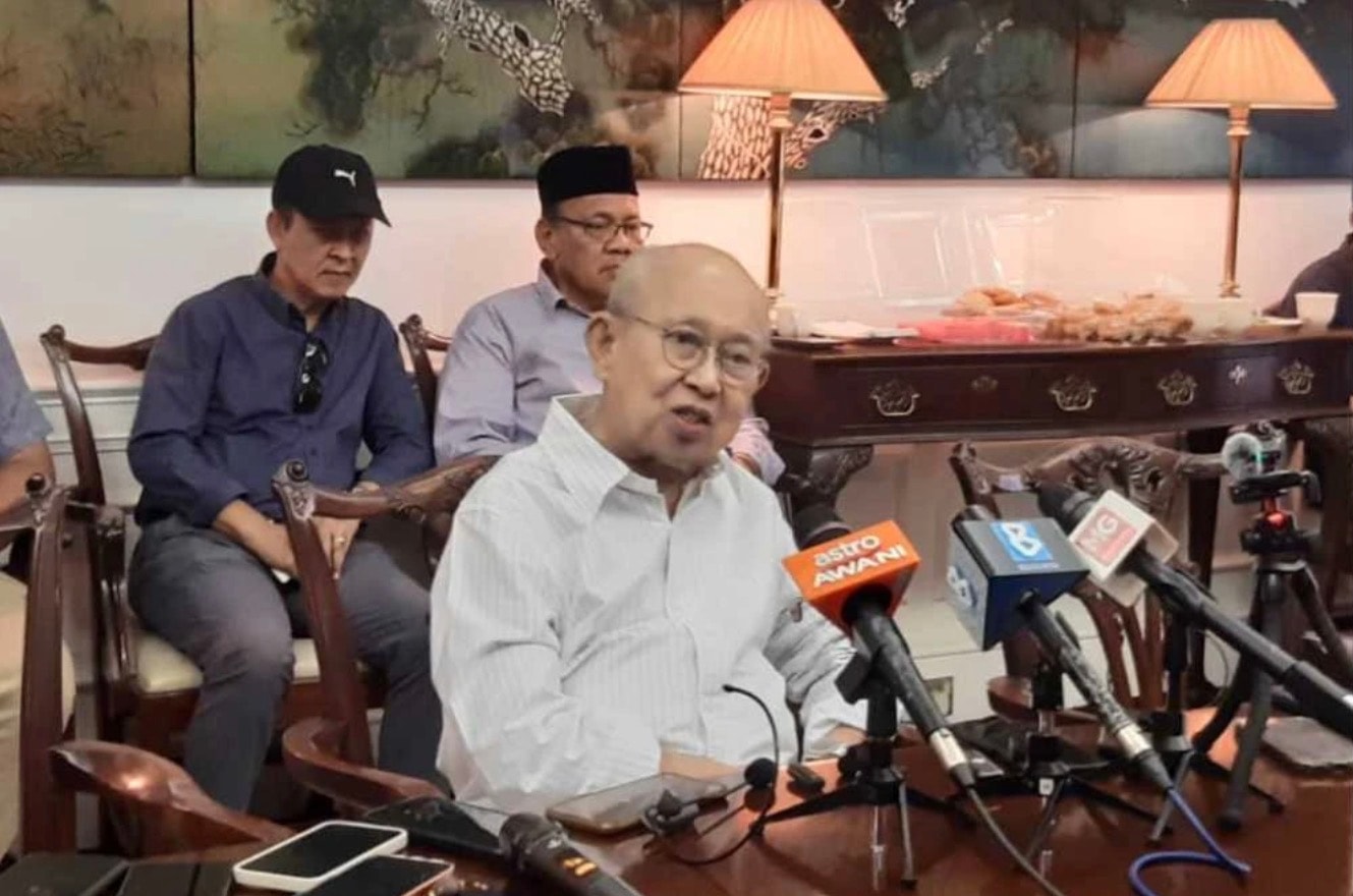 ஒற்றுமை அரசாங்கத்தில் அம்னோ நிலை மறுபரிசீலனை செய்யப்பட வேண்டும்