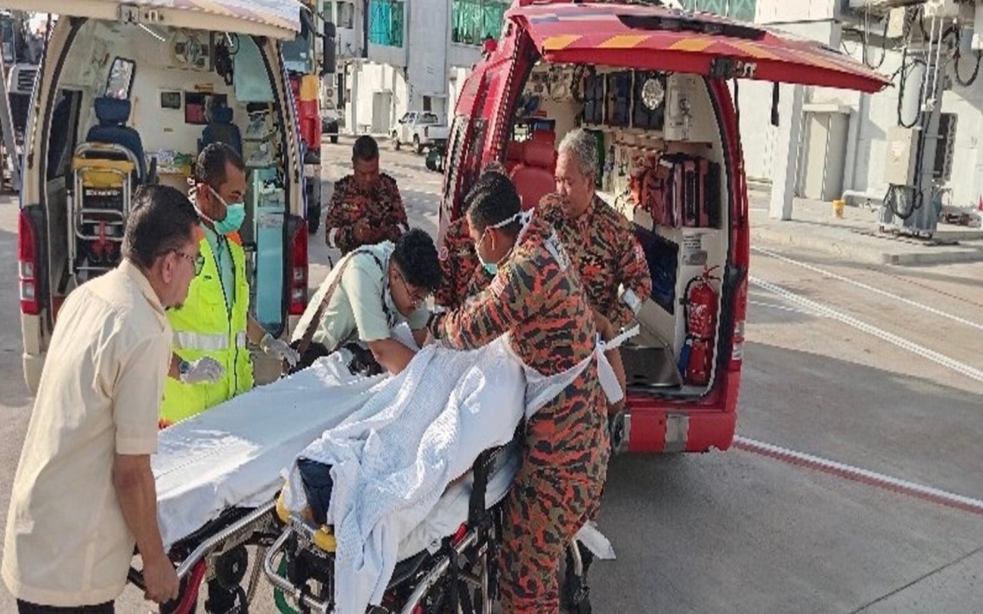 விமான நிலையத்தின் கட்டுமான விபத்தில் ஒருவர் பலி, மற்றொருவர் காயம்