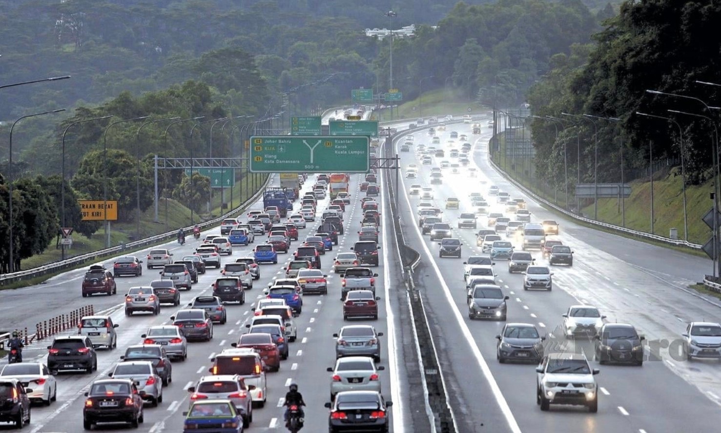 ஆண்டு இறுதி விடுமுறையில் 2.2 மில்லியன் வாகனங்கள் நெஞ்சாலையைப் பயன்படுத்தக்கூடும்