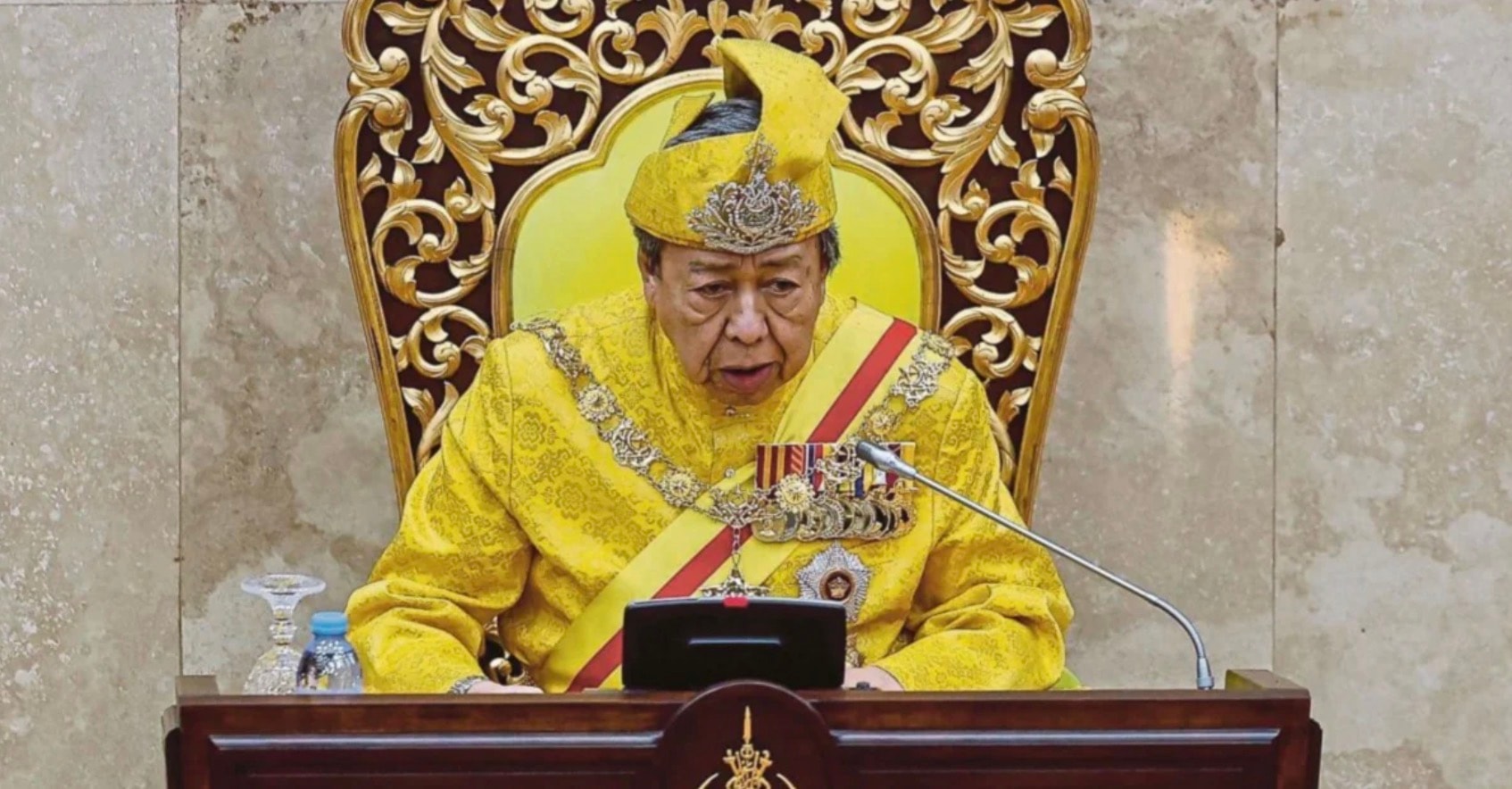 மக்கள் பிரச்னையைத் தீர்ப்பதில் அரசியல்வாதிகளின் கவனம் இருக்க வேண்டும்: சிலாங்கூர் சுல்தான் வலியுறுத்து