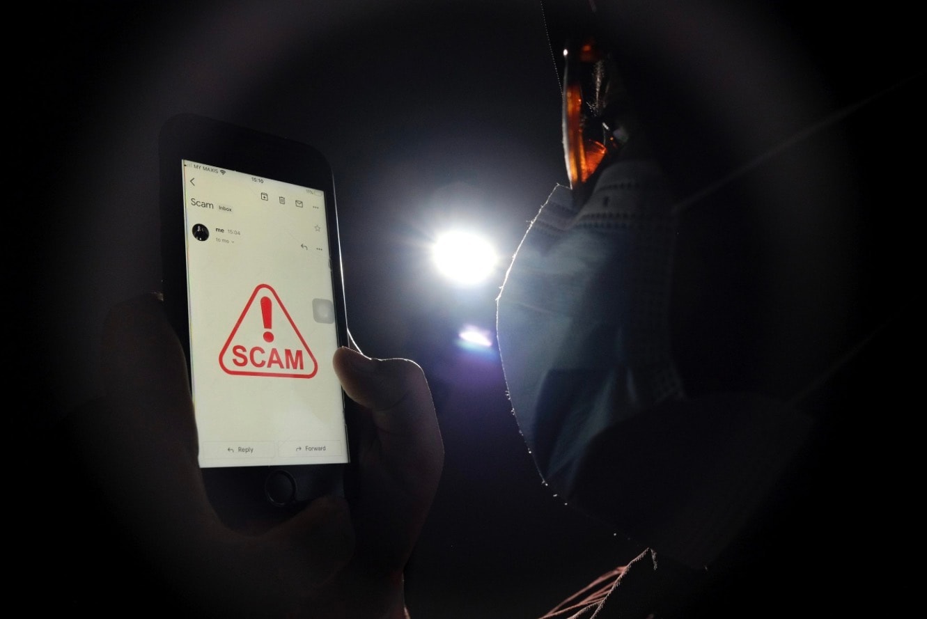 பண மோசடி வழக்கில் சிக்கியதாக நாடகம்! முன்னாள் மேலாளர் 241 ஆயிரம் ரிங்கிட் இழந்தார்!