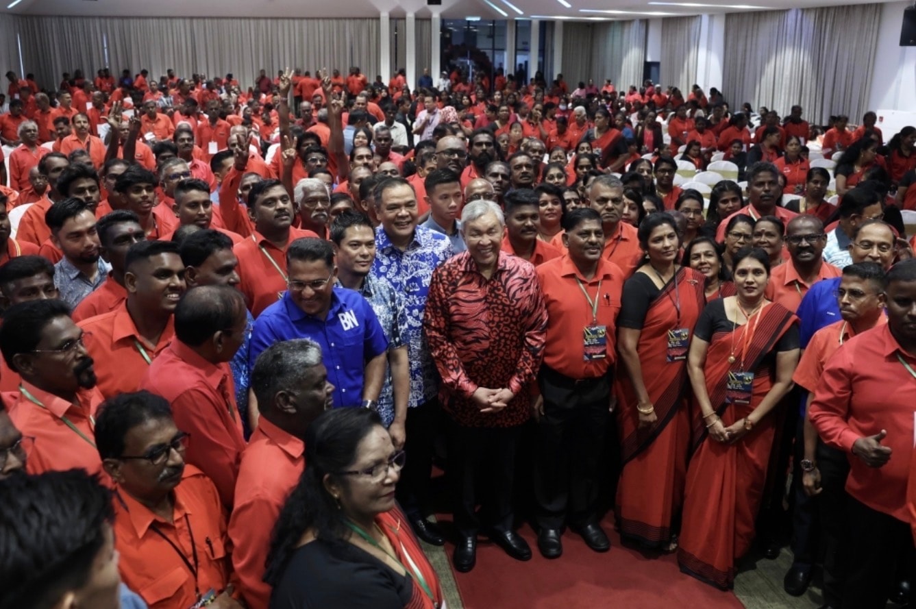 சூடு பிடிக்கும் அரசியல் களம்: அமைச்சரவை மாற்றம் விரைவில்! வெளியேறினால் திரும்பி வர முடியாது - ஸாஹிட் ஹமிடி எச்சரிக்கை!