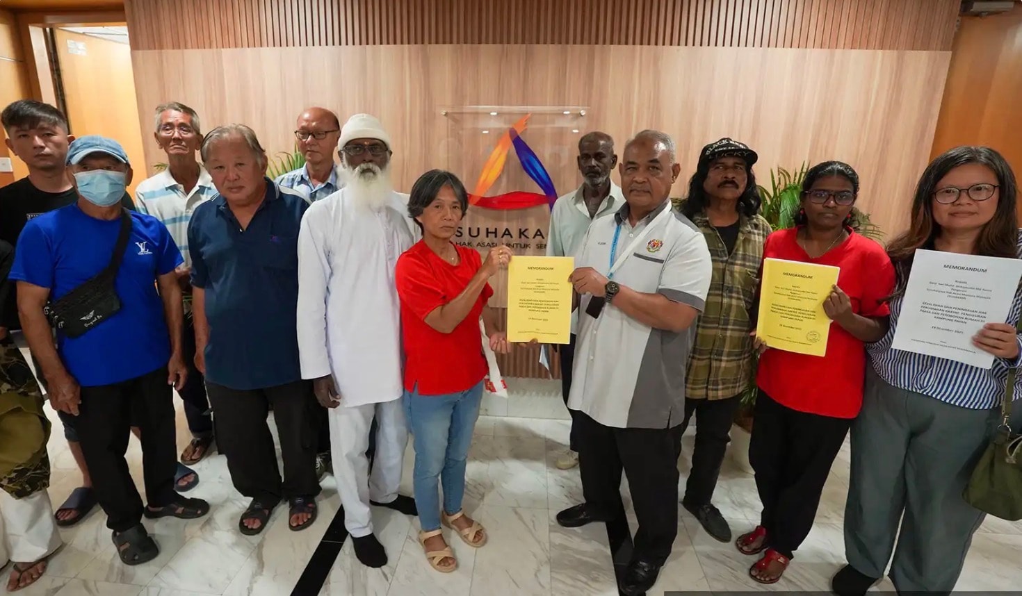 கிள்ளான் கம்போங் ஜாலான் பாப்பான் மக்கள் சுஹாகாமிடம் மகஜர்