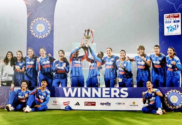 கிண்ணத்தை வென்றது இந்திய அணி