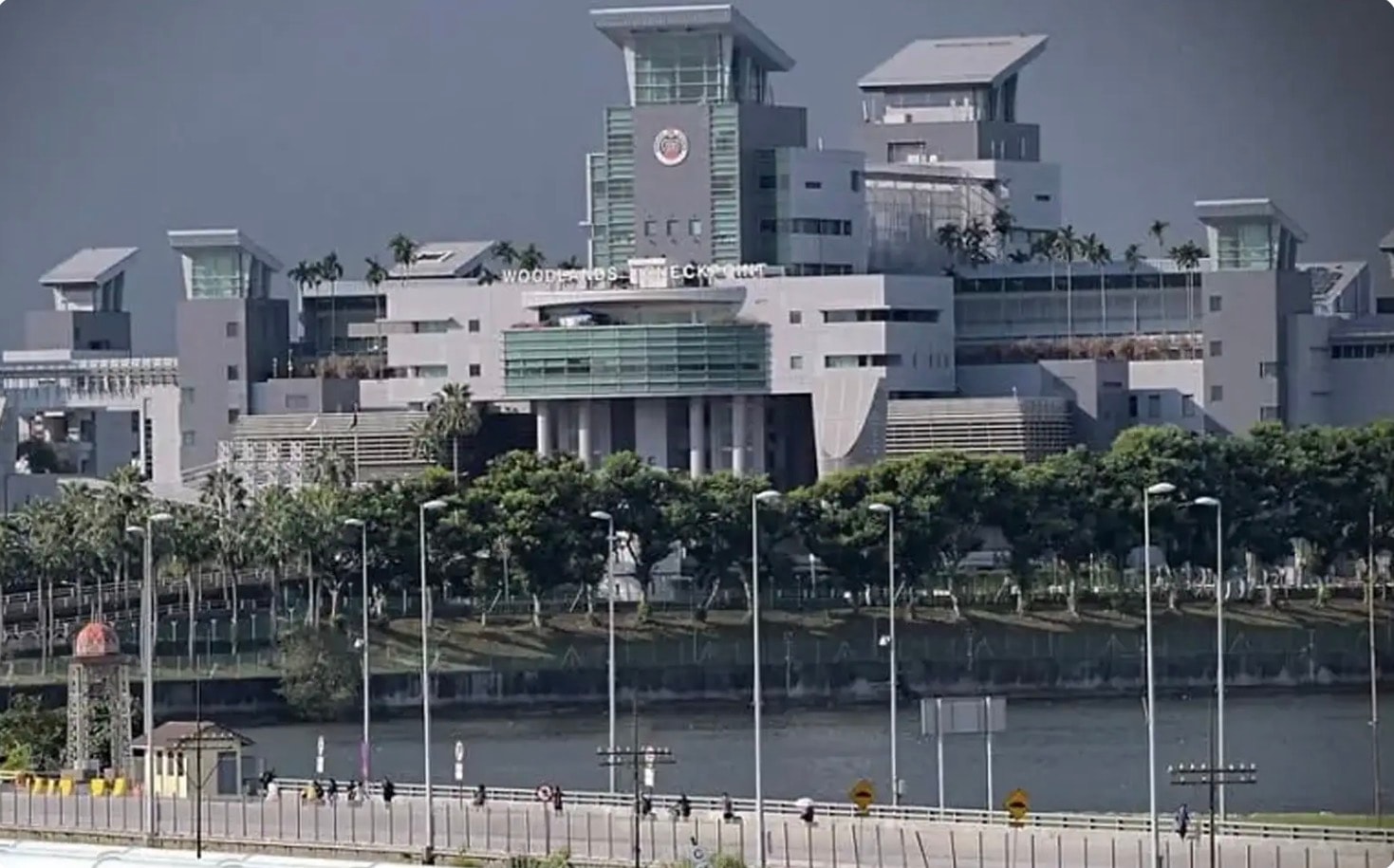 சிங்கப்பூரர்களைக் குறி வைத்து கம்போடிய மோசடிக் கும்பலுக்கு உதவிய மலேசியர் கைது