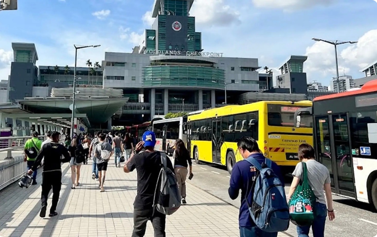 சிங்கப்பூருக்குள் மின்சிகரெட்டுகளைக் கடத்த முயன்ற மலேசியருக்கு 14 வாரங்கள் சிறை