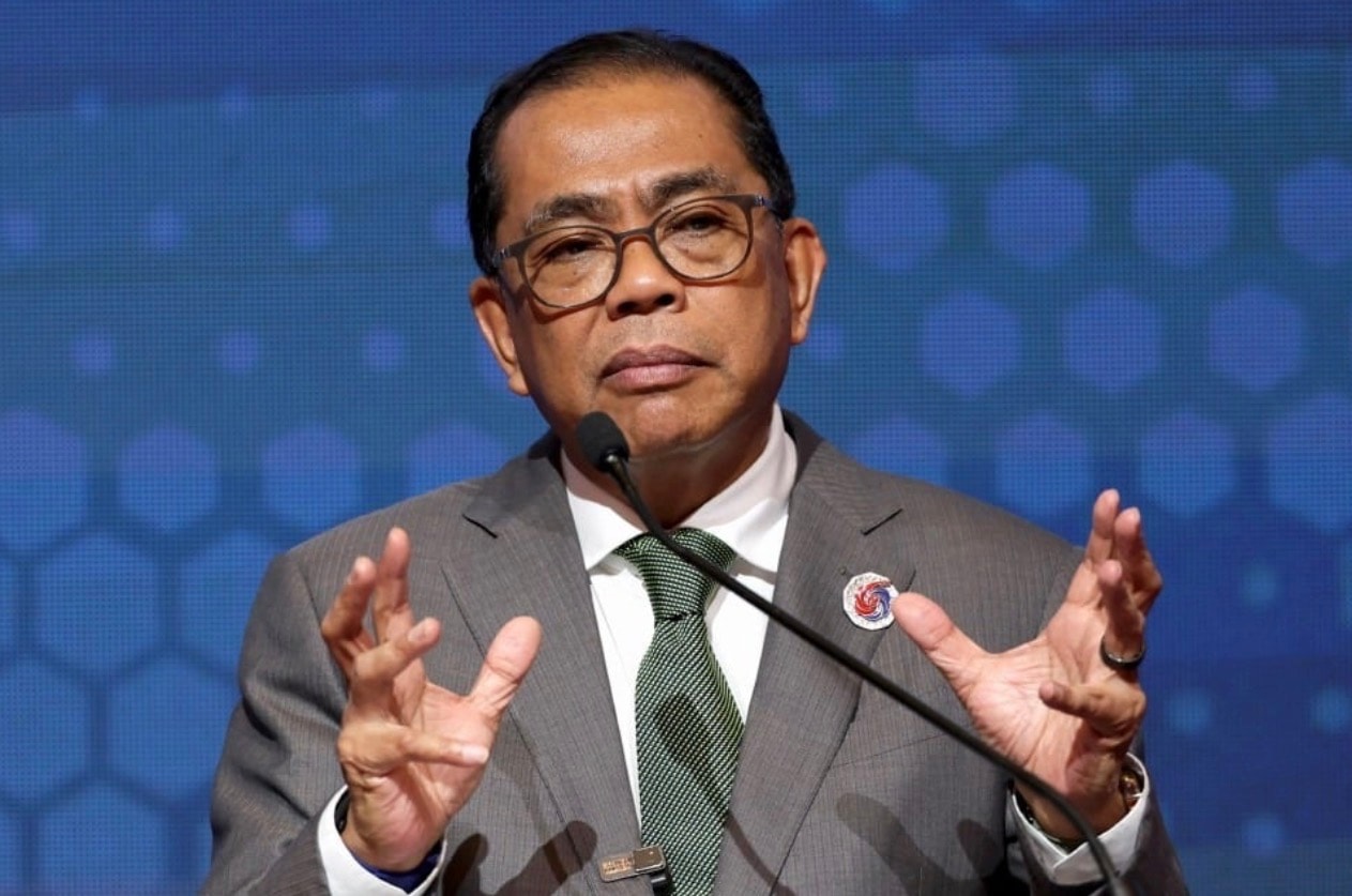 ஆயுதப்படைத் தளபதிக்கு வலைவீசிய ஊழல் தடுப்பு ஆணையம்: விளக்கமளிக்கிறார் பாதுகாப்பு அமைச்சர்!