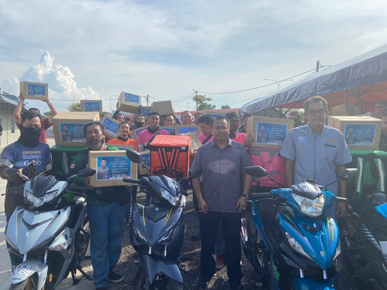 200 சாலை வீரர்களுக்கு மடானி பொருட்கள் வழங்கப்பட்டன