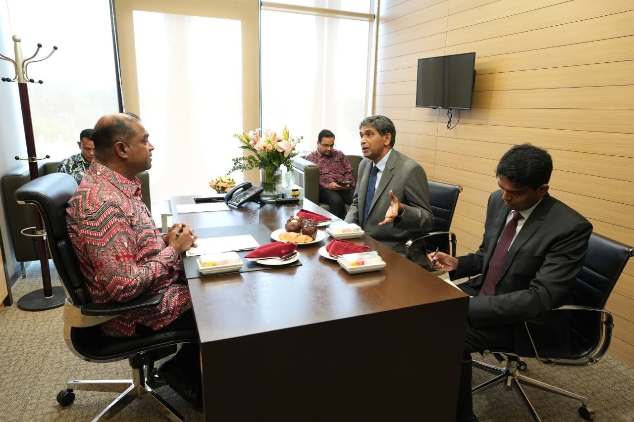 மலேசியாவின் தொழிலாளர் சீர்திருத்தங்கள் துணிச்சலானவை: இந்தியத் தூதர் பாராட்டு