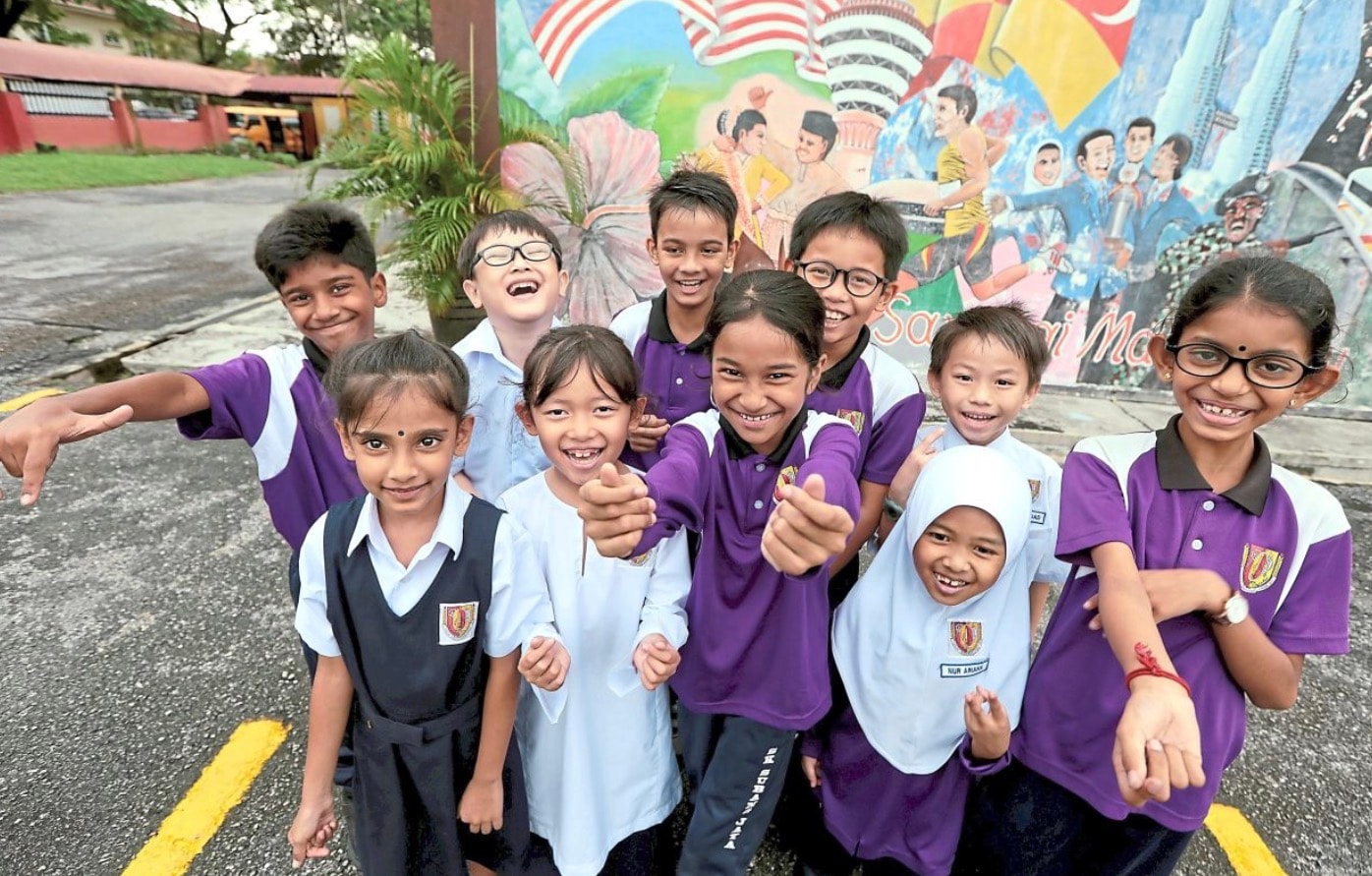 பள்ளிச் சீருடைத் திட்டம்: பெற்றோரின் சுமையைக் குறைக்கக்கூடும்