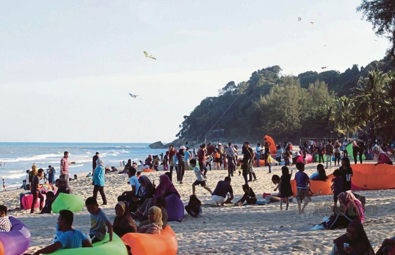 பகாங் கடற்கரைகளில் கடல் அலைகள் 4 மீட்டர் வரை உயர்வு: குளிக்கத் தடை - பொதுமக்களுக்கு எச்சரிக்கை!