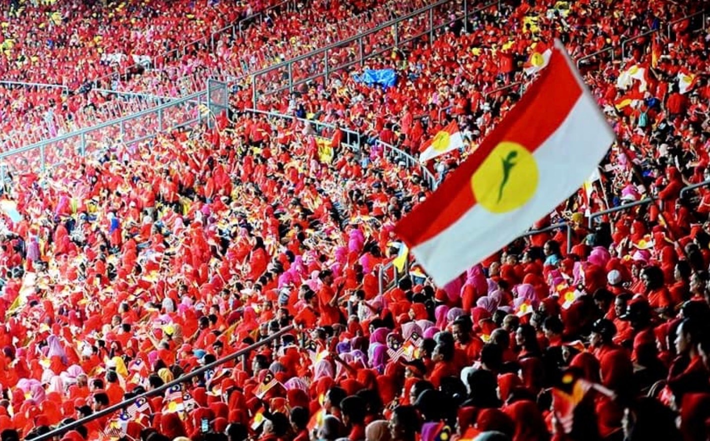 தடம் மாறும் அம்னோ - பாரம்பரியப் பெருமையா அல்லது இனவாத அரசியலா?