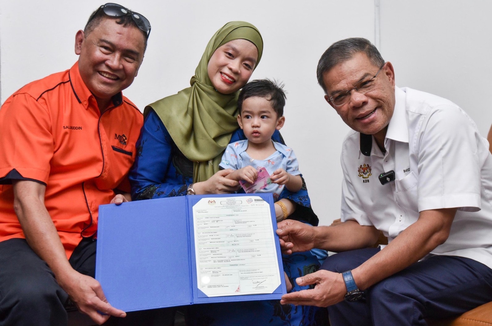 16 மாத குழந்தைக்குப் பிறப்புச் சான்றிதழ்: தாயின் நீண்ட போராட்டத்திற்கு வெற்றி