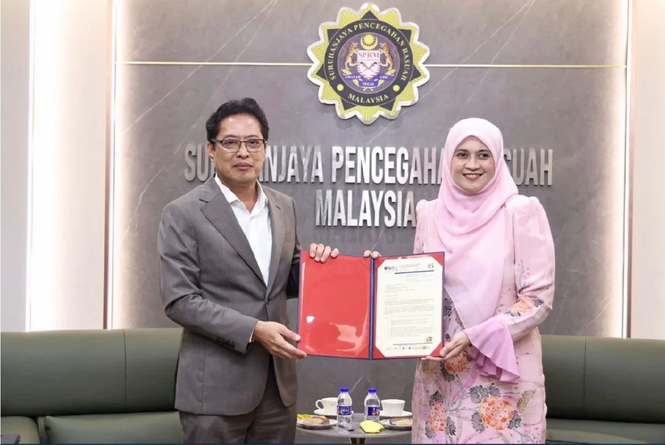 UTeM பல்கலைக்கழகத்தின் கௌரவப் பேராசிரியராக டான் ஸ்ரீ அஸாம் பாக்கி நியமனம்