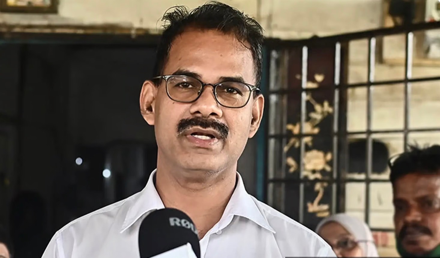 நில ஆக்கிரமிப்பு உள்ளது, ஆனால் 'சட்டவிரோதக் கோயில்' என முத்திரை குத்த வேண்டாம்