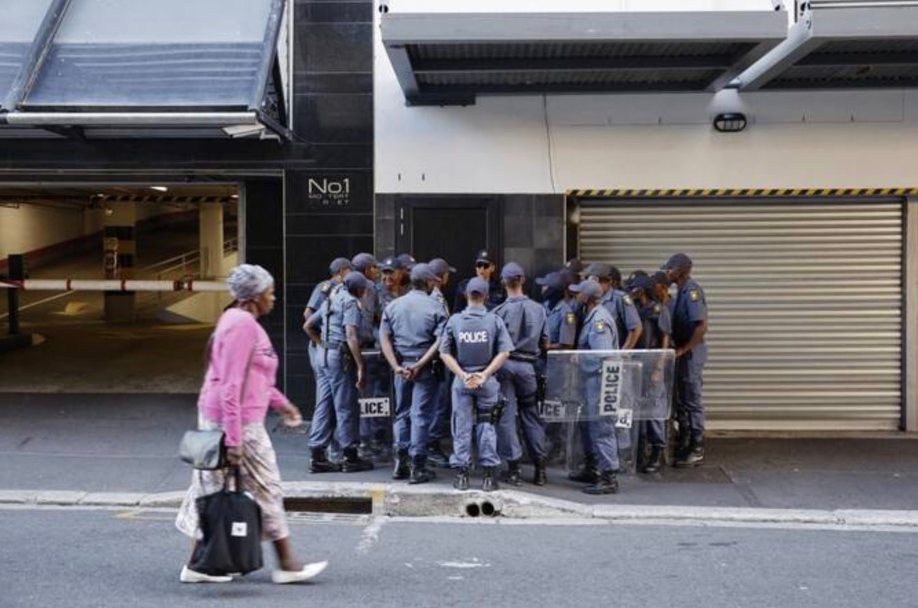 தென்னாப்பிரிக்காவில் துப்பாக்கிச் சூடு: எழுவர் பலி