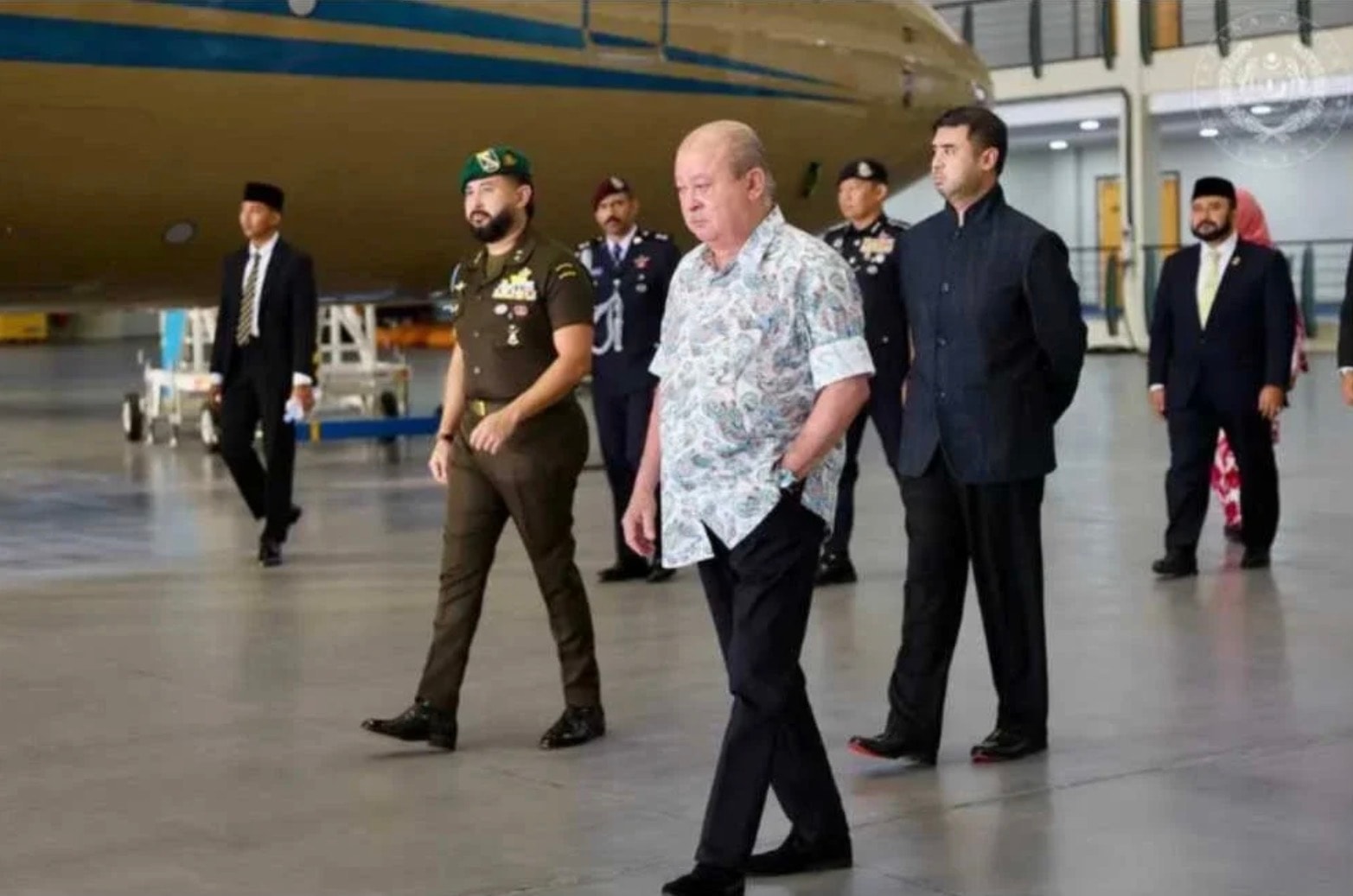 புடினின் சிறப்பு அழைப்பை ஏற்று ரஷ்யா பயணம் மேற்கொண்டார் மாட்சிமை தங்கிய பேரரசர்!