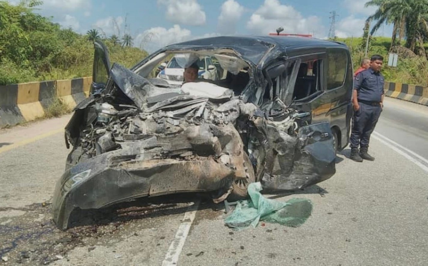 குவா மூசாங்கில் விபத்து: மூவர் மரணம்