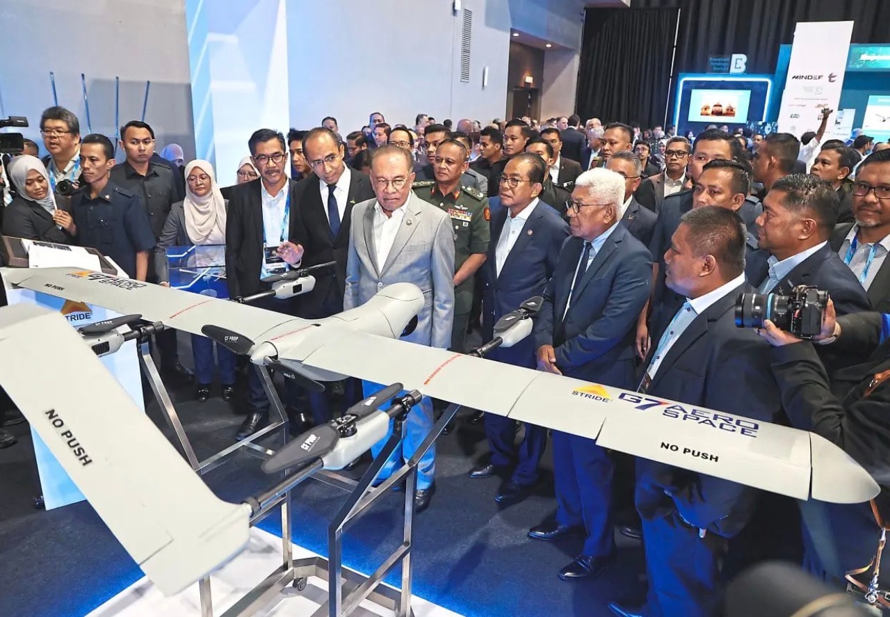 ஆயுதப்படைகளில் சீர்த்திருத்தங்களும், துடைத்தொழிப்பு நடவடிக்கையும் அவசியம் – அன்வார் வலியுறுத்து