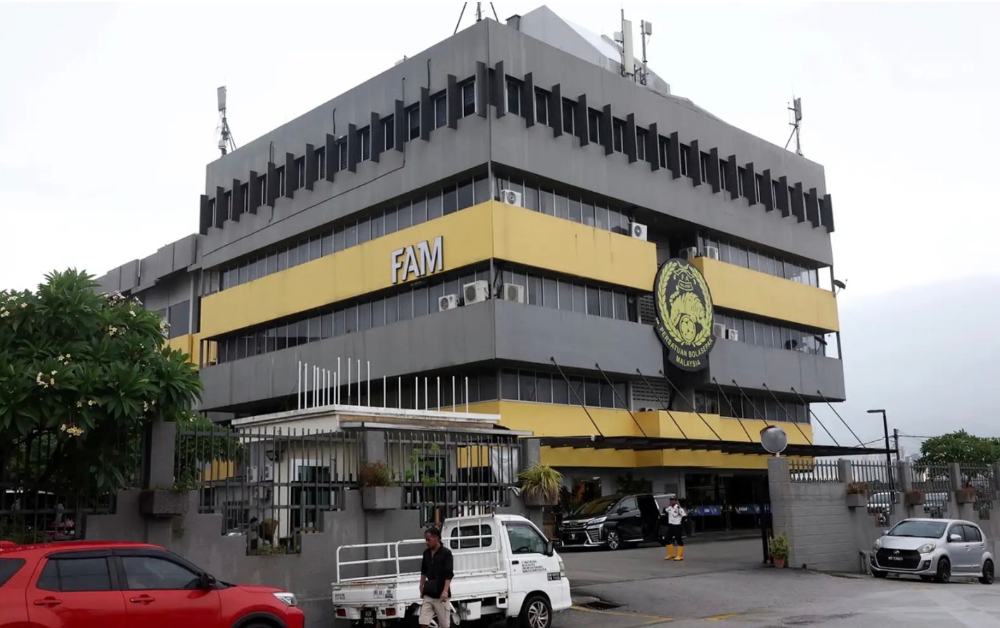 ஃஎப்ஏஎம் நிர்வாகக் குழு கூட்டோடு விலகக்கூடும்