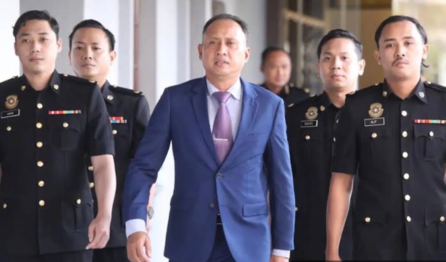 மூத்த ஆயுதப்படை அதிகாரி மீது நம்பிக்கை மோசடி குற்றச்சாட்டு சுமத்தப்பட்டது