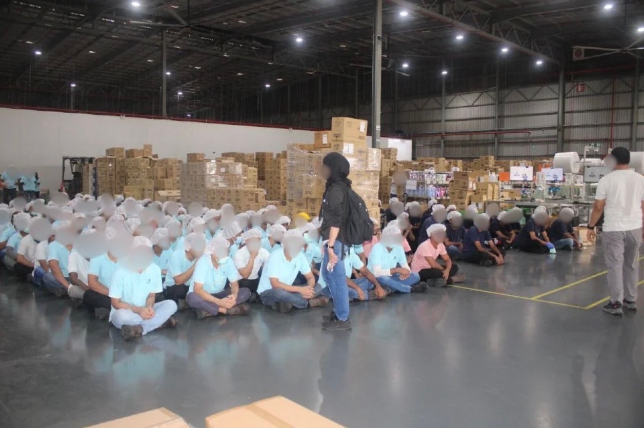 குடிநுழைவுத்துறை சோதனை: 77 பேர் கைது