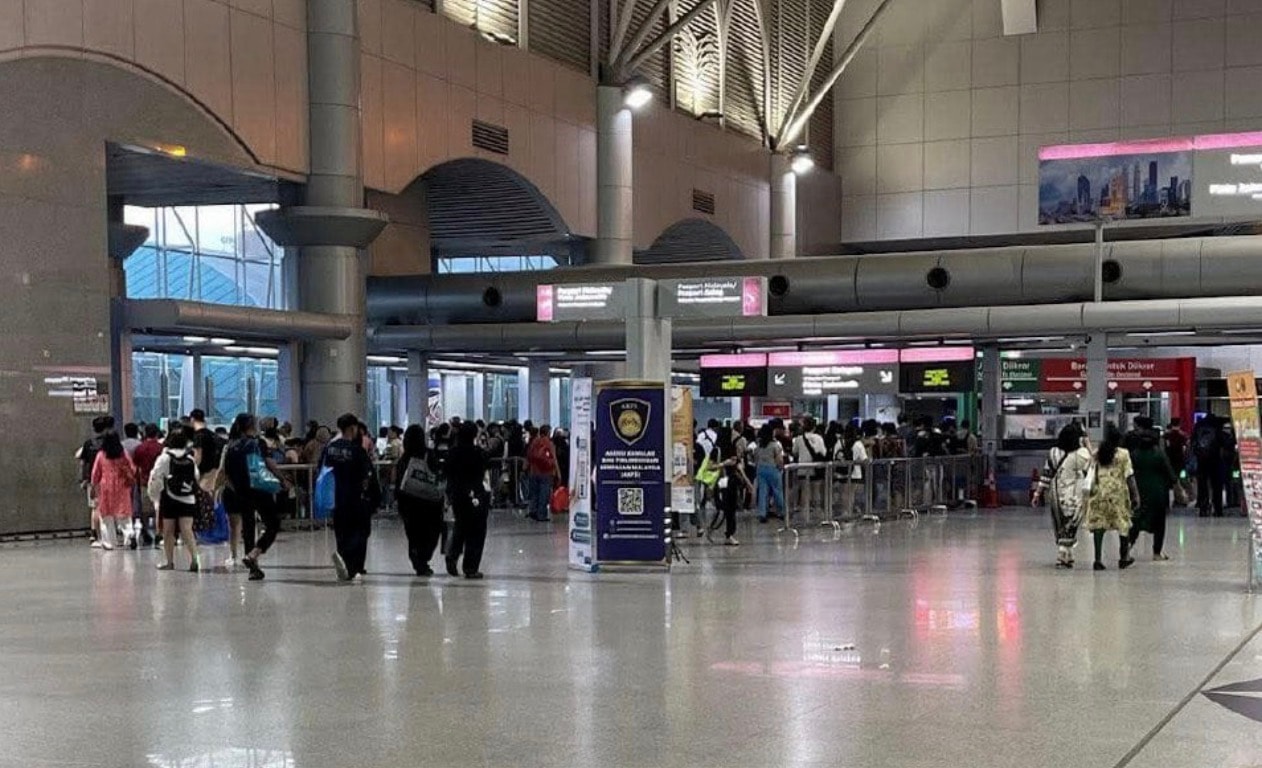 ஜோகூர் CIQ தொழில்நுட்பக் கோளாறு: வெளிநாட்டுப் பயணிகளுக்குச் சிக்கல்