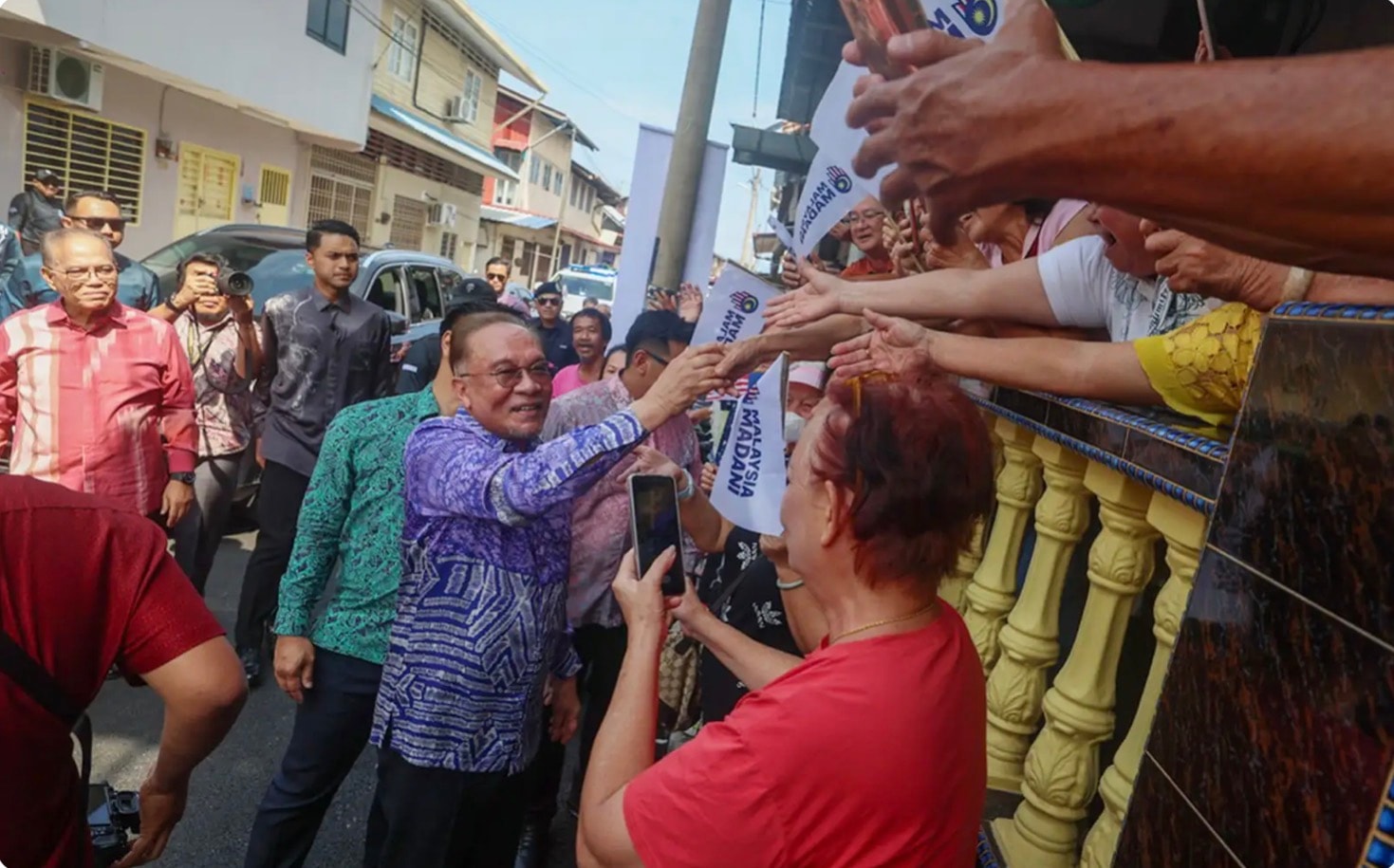 மொழிப் பிரச்சினைகள் குறித்த வாக்குவாதங்களை நிறுத்துங்கள்: பிரதமர் அன்வார் வேண்டுகோள்