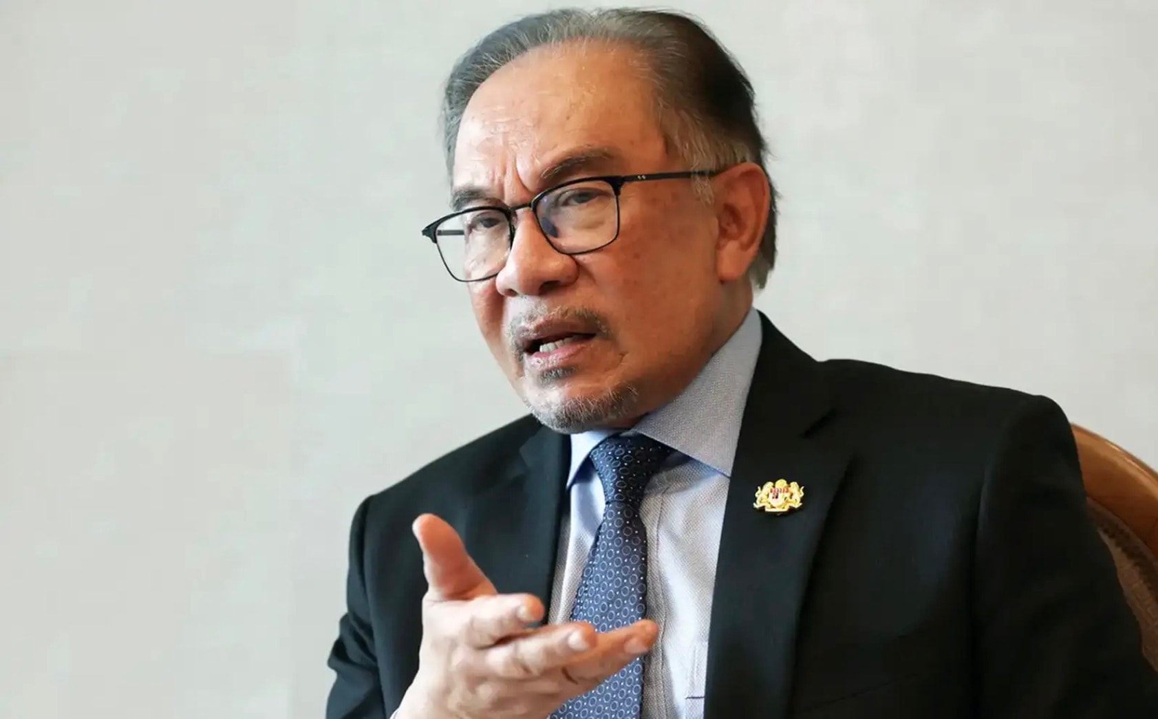 புக்கிட் தாகார் பன்றி வளர்ப்புத் திட்டத்தை ரத்து செய்க: சிலாங்கூர் அரசுக்கு பிரதமர் அன்வார் வேண்டுகோள்