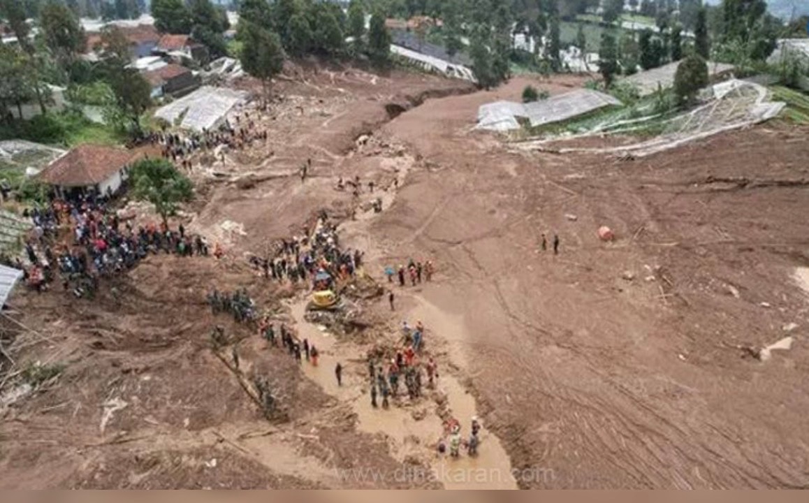 இந்தோனேசியாவில் நிலச்சரிவு: 11 பேர் உயிரிழப்பு